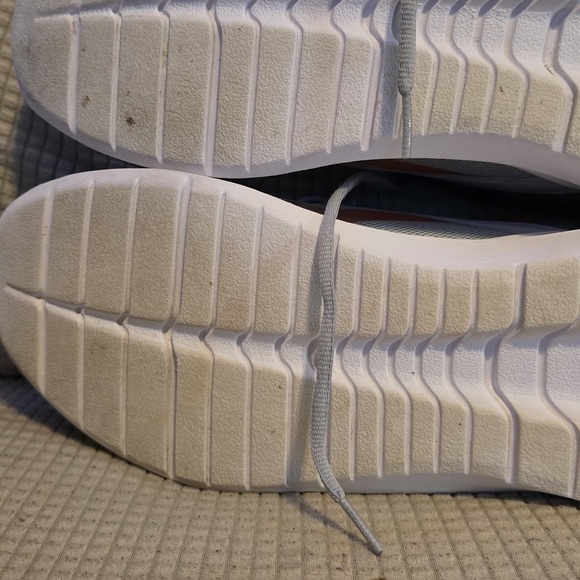 Reebok Gray and Orange Athletic Shoes main image 14
